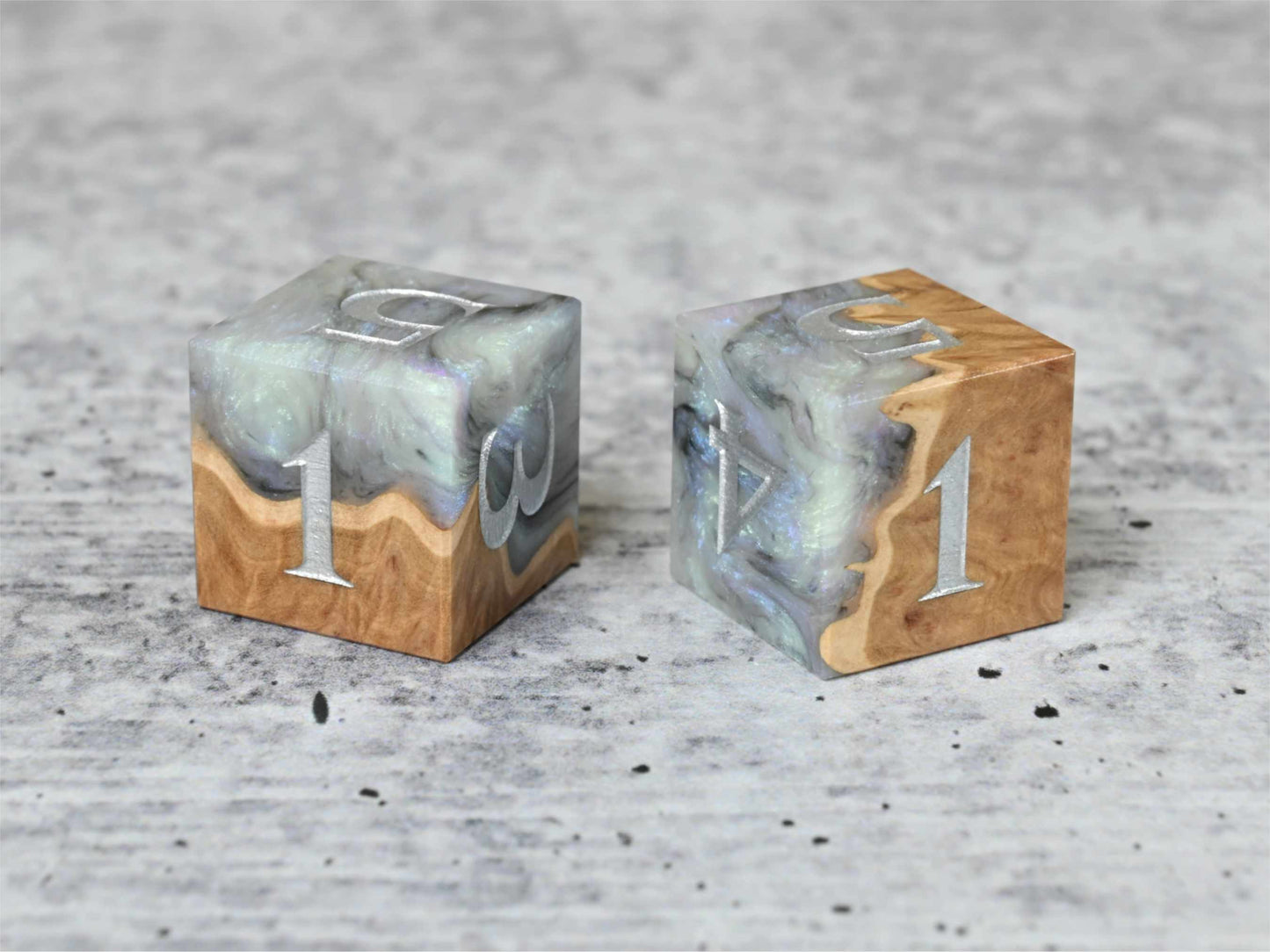 Abalone - Brown Mallee Burl wood and resin 2D6 dice for dnd ttprg