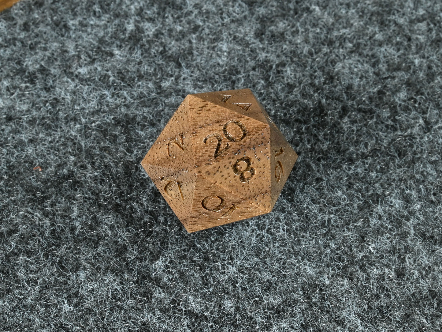 Walnut wood D20 for dnd rpg