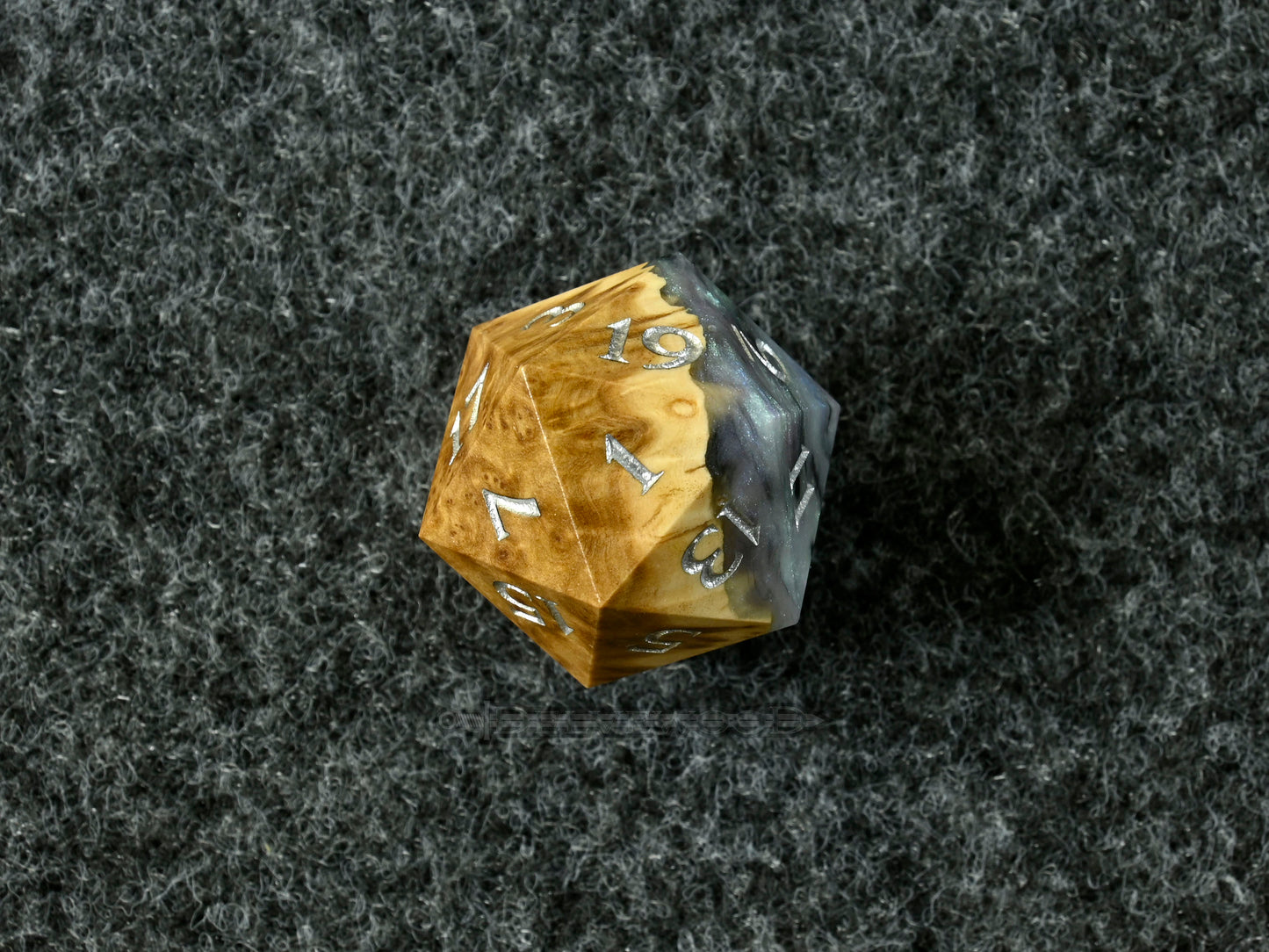 Abalone - Brown Mallee Burl hybrid D20 dnd ttrpg dice