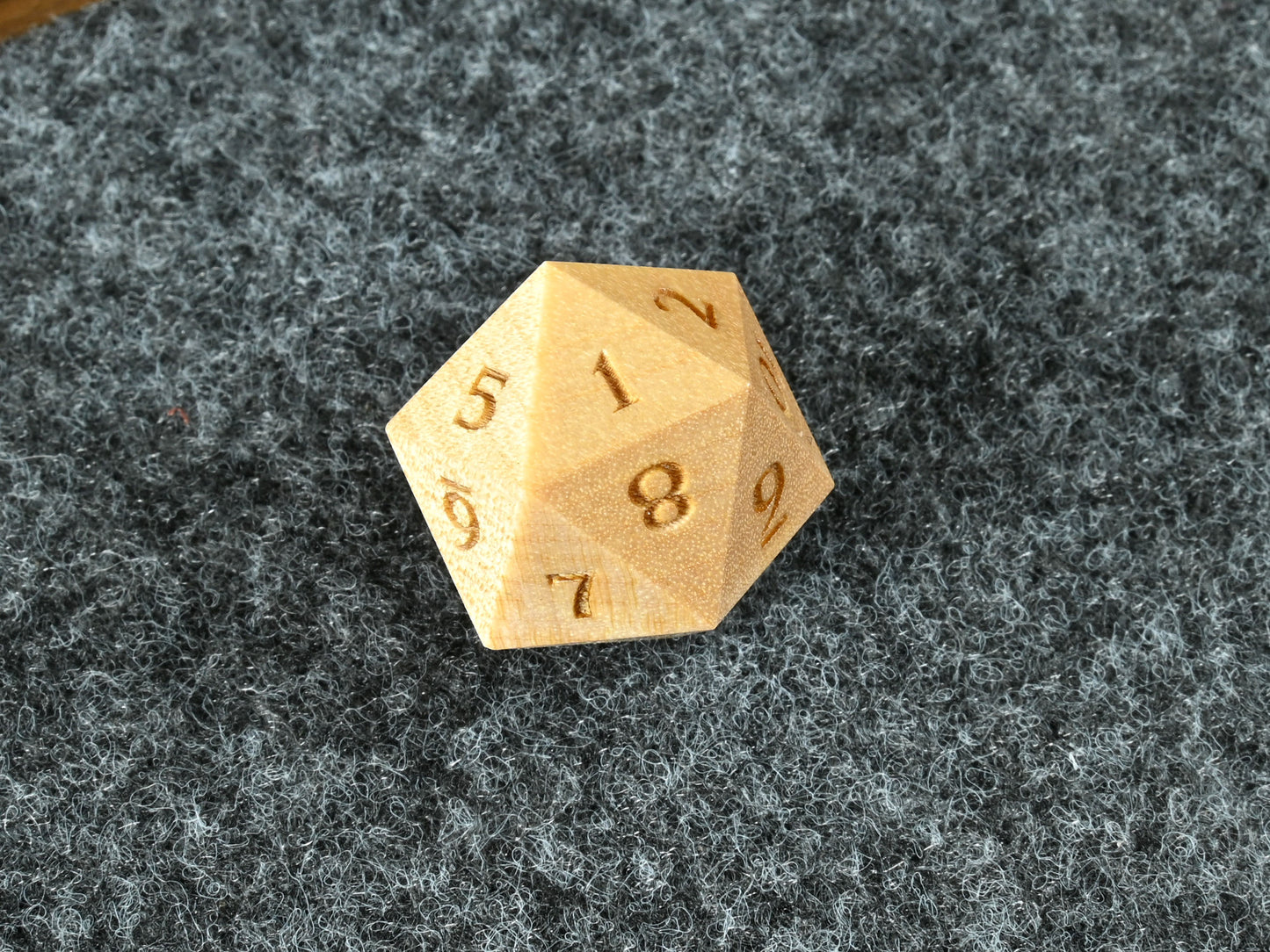Birch wood spindown D20 for dnd rpg
