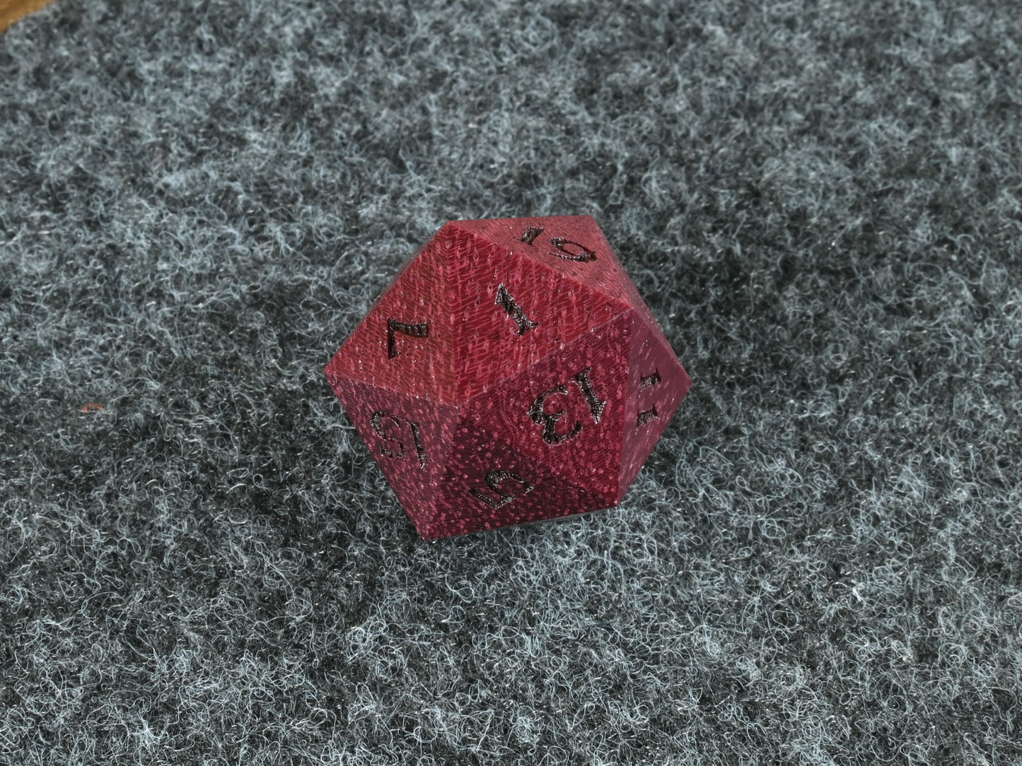 Purpleheart wood d20 for dnd rpg