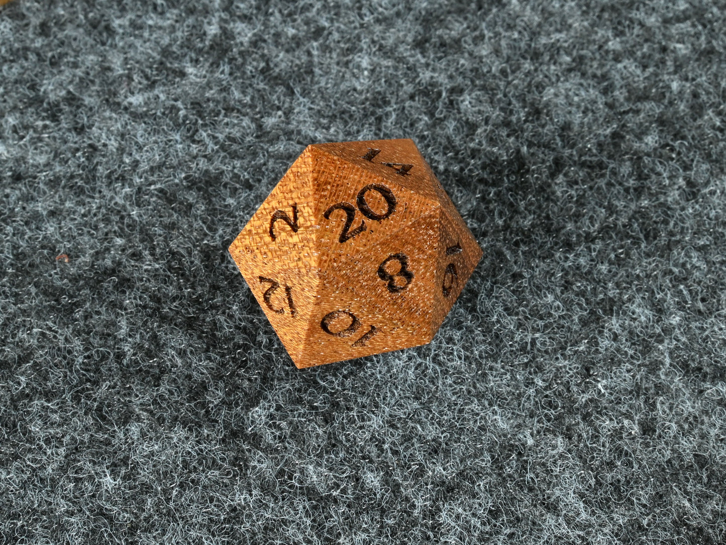 Sapele wood d20 for dnd rpg