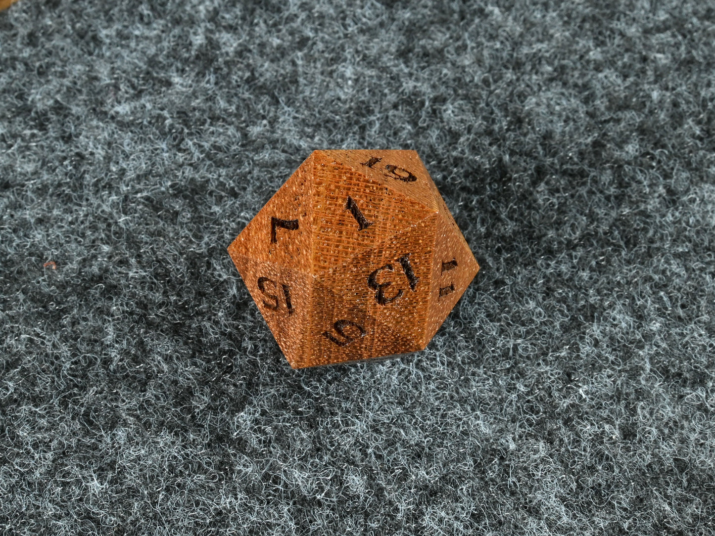 Sapele wood d20 for dnd rpg