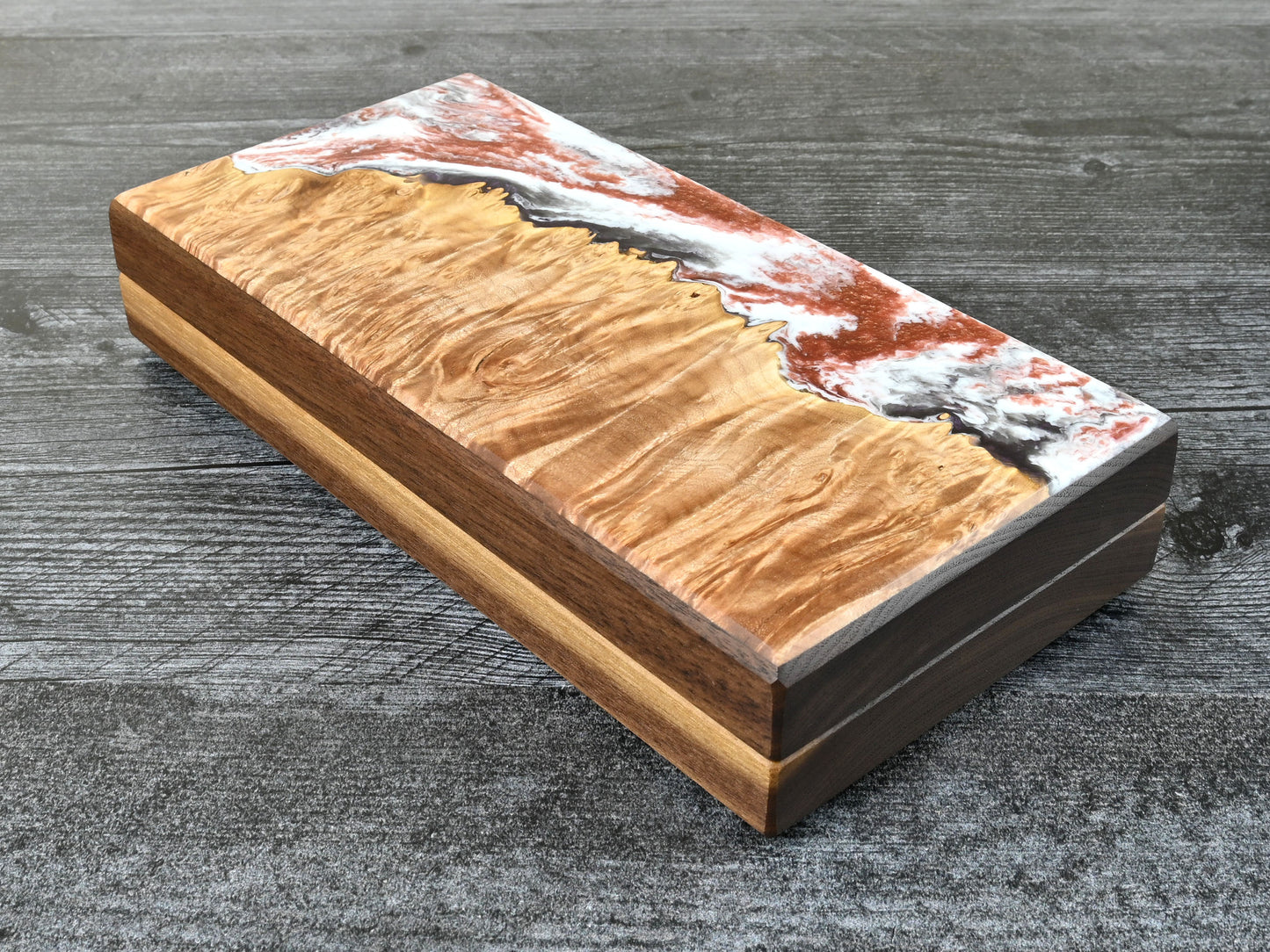 This Delver's Kit Dice Box features a walnut core and a maple burl top veneer with white, bronze, and purple resin. D&D ttrpg.
