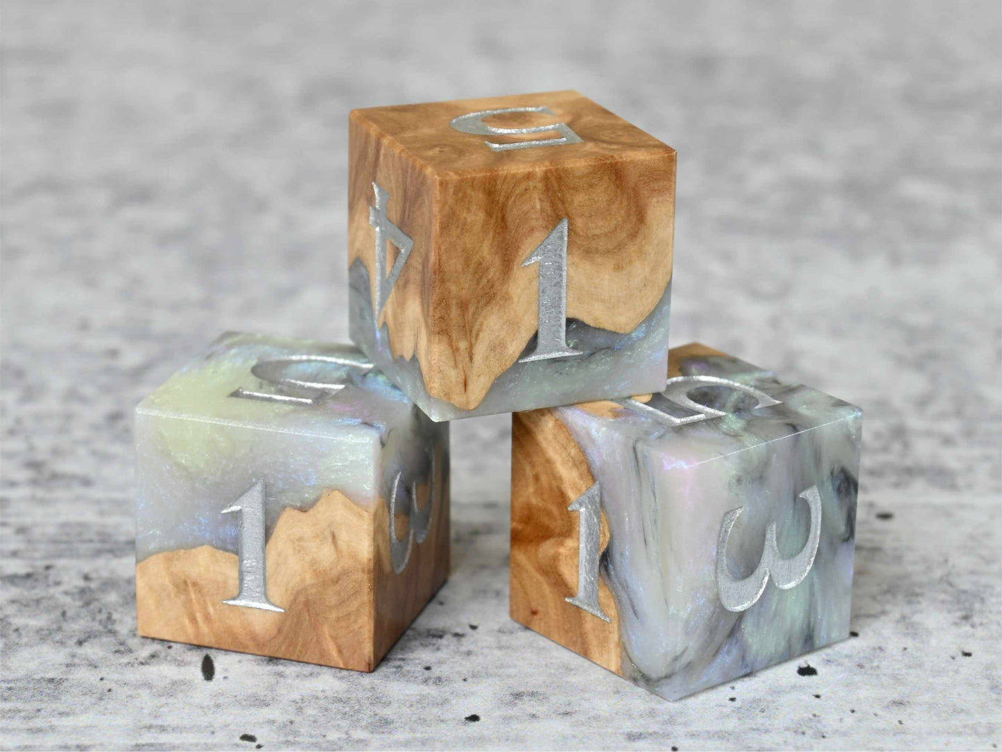 Abalone - Brown Mallee Burl wood and resin 2D6 dice for dnd ttprg