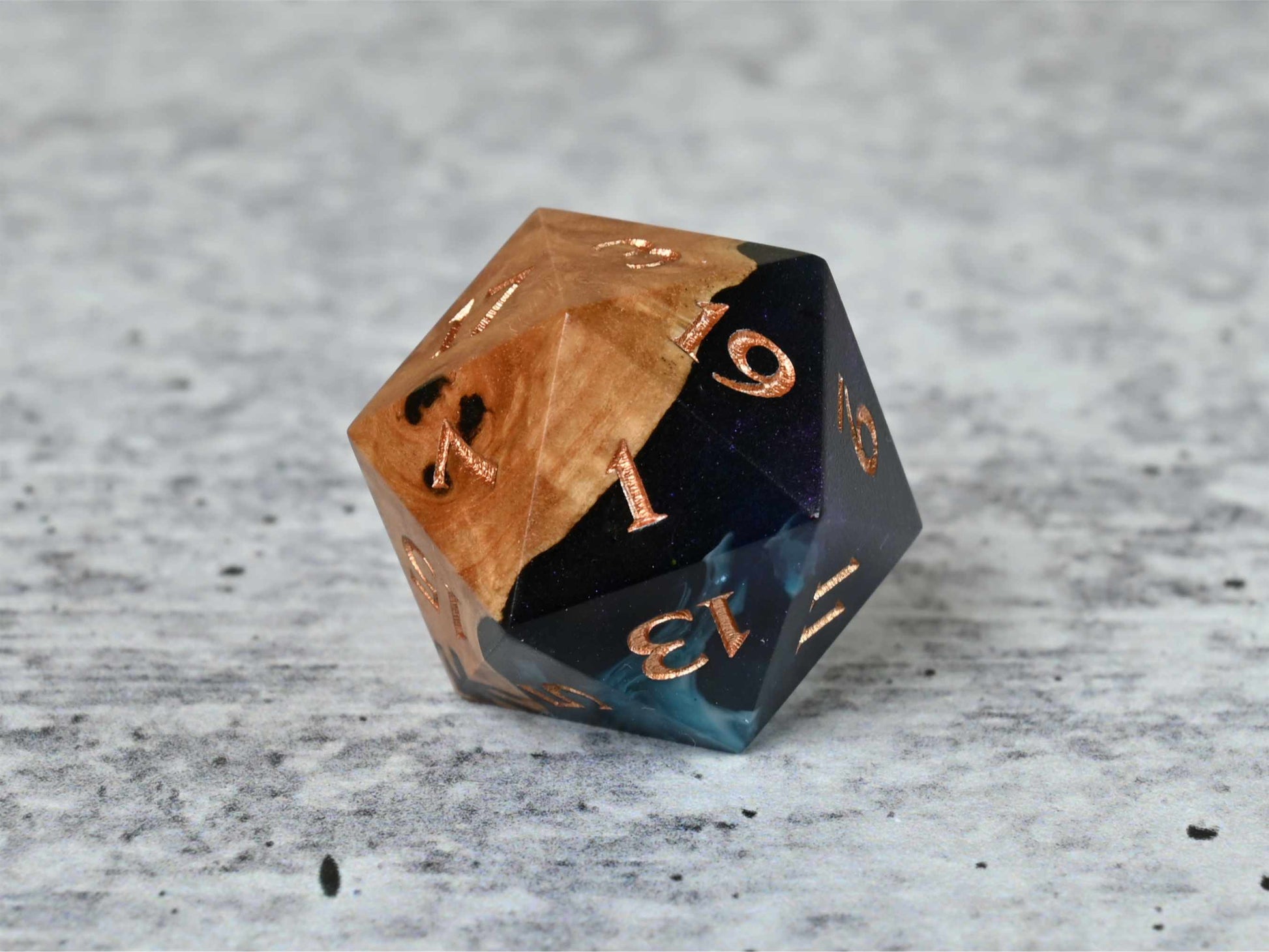 Chosen Realm - Gimlet Burl Hybrid D20 Dice with bronze painted numbers for dnd ttrpg
