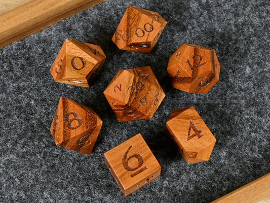 Goncalo alves wood dice set