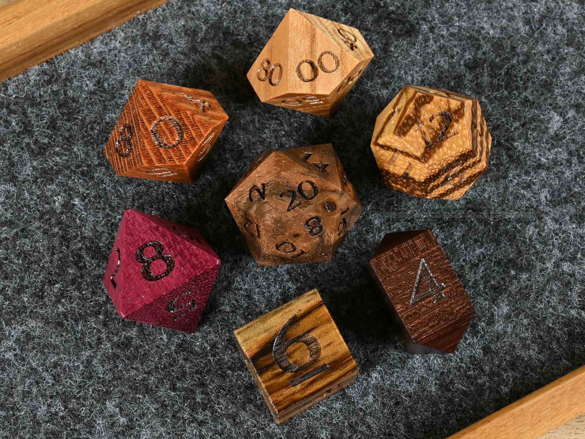 Mixed wood species dice set