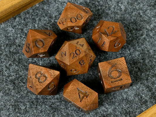 Walnut wood dice set
