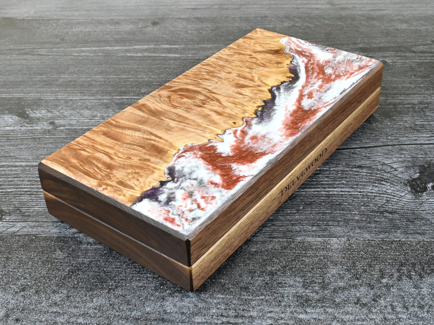 This Delver's Kit Dice Box features a walnut core and a maple burl top veneer with white, bronze, and purple resin. D&D ttrpg.