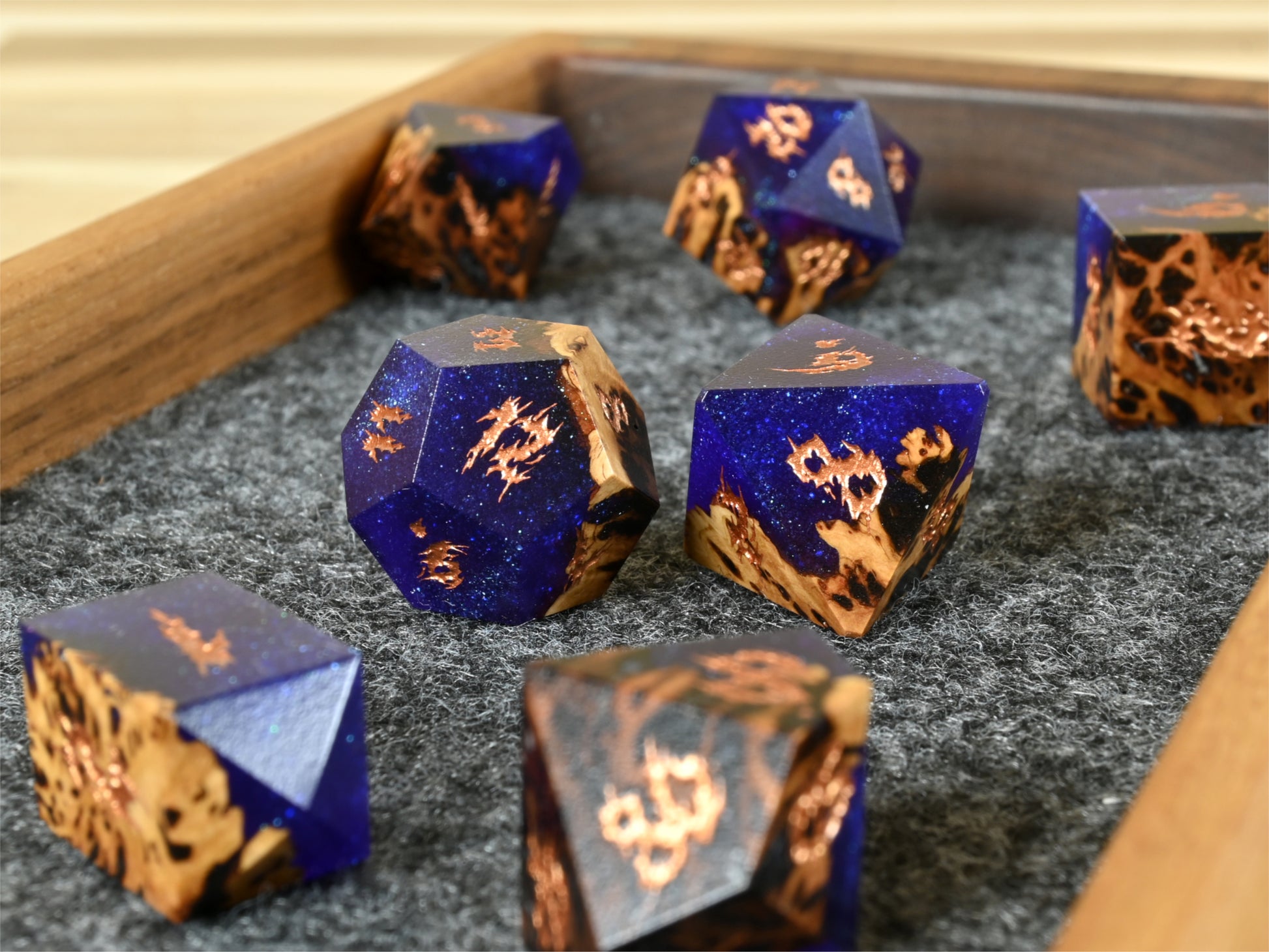 witches night york gum burl wood and resin hybrid dice set