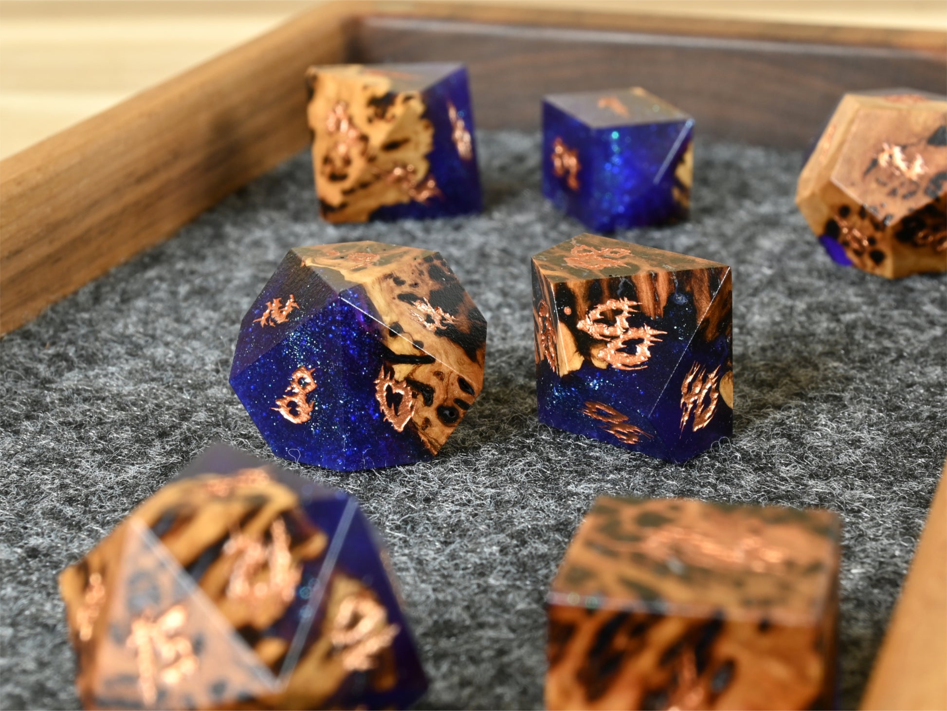 witches night york gum burl wood and resin hybrid dice set